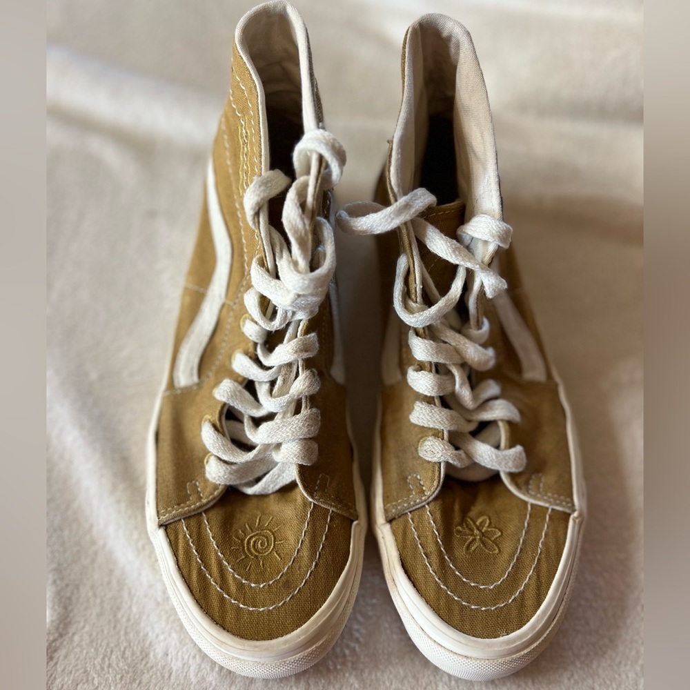 #39Tan Vans Off The Wall High Tops Peace & Leaf Sneakers Size Men’s 8/Womens 9.5